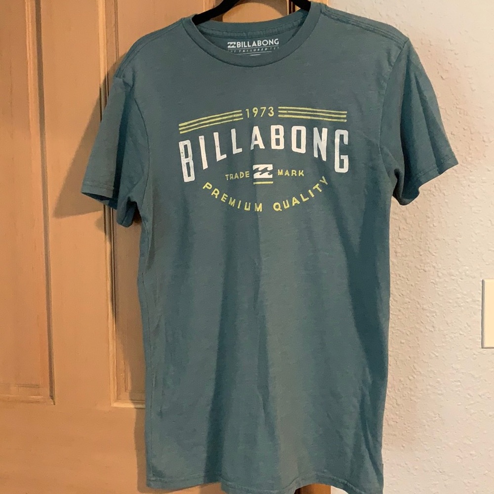 Billabong T-shirt Small